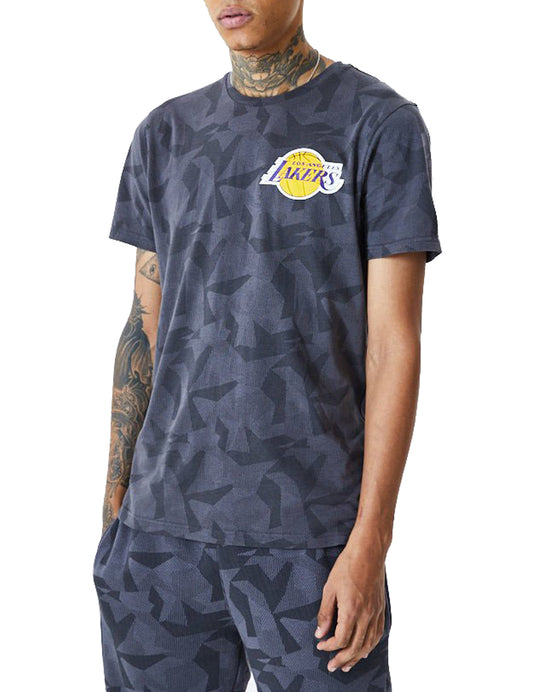 New Era Los Angeles Lakers NBA Geometric Camo Short Sleeve T-Shirt in Graphite