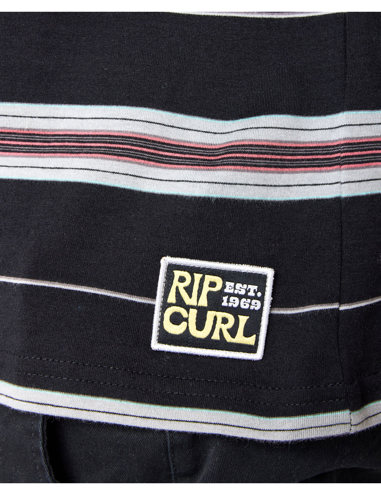 Rip Curl – Pacific Rinse – Gestreiftes Kurzärmliges T-Shirt in verwaschenem Schwarz