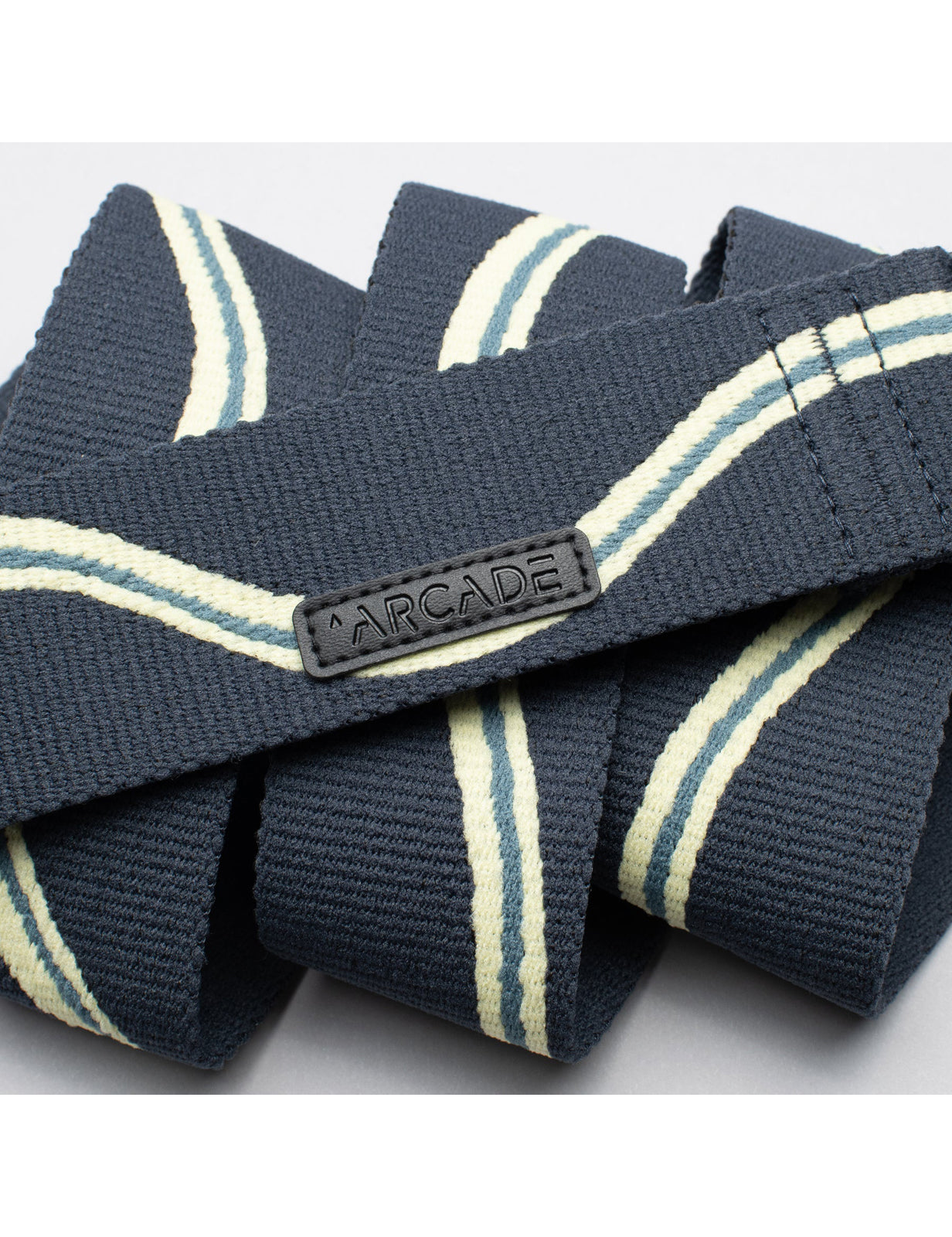 Ceinture en toile Arcade Wave en bleu marine/brillant