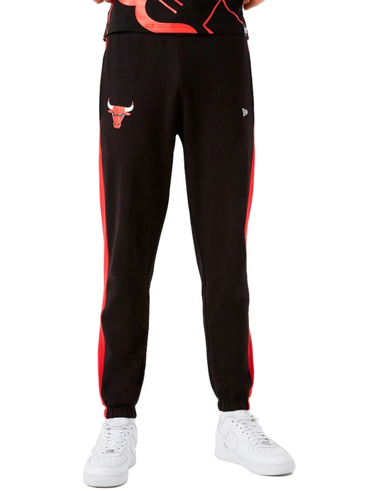 New Era Chicago Bulls NBA Team Logo Joggers in Black